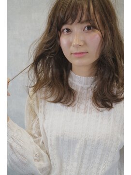 ガーランドウメダ(Garland umeda) ミディアムレイヤー×シアベージュ