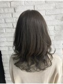 オリーブグレージュ