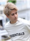 マッシュショートハイトーンカラーブリーチカラー札幌大通