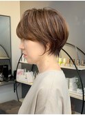 丸みショート×白髪ぼかしハイライト