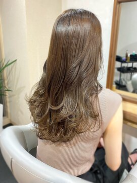 アトリエサニーデイ(atelier SUNNY DAY) ロングレイヤーカット/グレージュ/イルミナカラー/前髪カット
