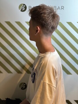 バーバーバー アカバネ(BARBER-BAR AKABANE) おしゃれなクルーカット×ブリーチオンカラー 透明感カラー3