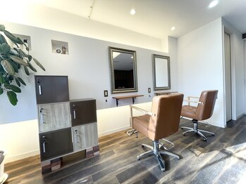 ミッテ バイ ルモヘアー(mitte by Lumo hair)の写真/【メンズ/お子様も歓迎◎】居心地のよい隠れ家のようなプライベート感のあるサロン◎ゆったり過ごせます♪