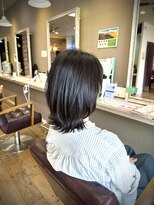 ヘアーメイクロージー 八軒店 (HAIR MAKE ROSY)&nbsp;大人女性に似合う柔らか質感の軽やかレイヤーミディ