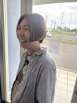 モンルル プル(mon loulou + plus)&nbsp;センターパート、デザインカラー、ショートカット