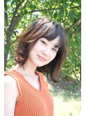 ラフに膨らむ外ハネ大人ボブ