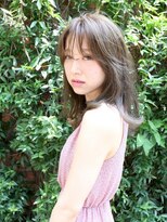 ダブル(DouBLe)&nbsp;オリーブグレージュ×ミディアムヘア