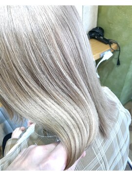 ヴァネッサ VANESSA 【ホワイトベージュ×ミルクティーベージュ】