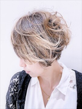 ヘアーライズ 池袋東口店(hair RISE) シャドールーツハイライトブリーチホワイトベージュショート
