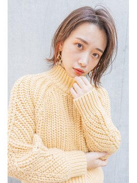 レゴ(REGO) グレージュカラーシルキーべージュ、デザインカラー斜めバング