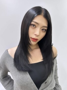 シェノン バイ アランスミシー 表参道(CHAINON by Alan smithee) くせも伸びるケラチントリートメントで艶髪に！