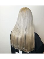 ビヨンドイー(beyond E)&nbsp;ホワイトのトリプルカラー