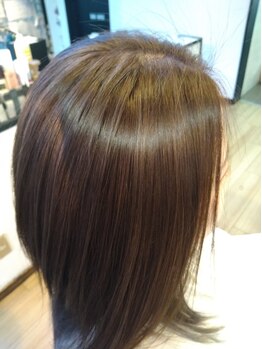 髪の状態・お悩みを見極め、最適なケアを☆厳選トリートメントで指通りなめらかな理想のツヤ髪に…☆