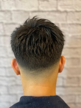 グレイスフル バーバープラチナム 六本木店(Graceful Barber platinum) ビジネスフェード