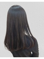 エル(Ailes)&nbsp;暗髪カラー / モノトーングレージュ