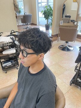 メルク(merc) ダークアッシュ/アッシュブラック/カルマパーマ/ベリーショート