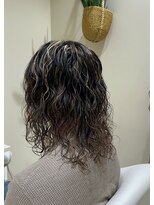 シアン 栄店(CYAN.)&nbsp;【栄/矢場町/大須】動きが出るハイライト×パーマ