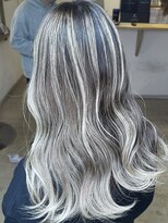 ブレイズヘアー(BLAZEhair) 【色落ちもキレイ】ホワイトバレイヤージュ×ブリーチ2回