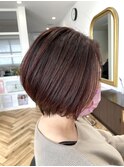 ショートボブ×ピンクベージュ