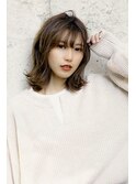 マットベージュのミディアム