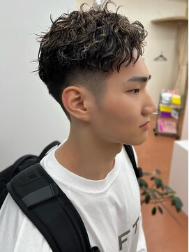 パークレーン アイス イヴェン(park lane ICI yeven) ホワイトメッシュハイライトスパイラルパーマYUKI