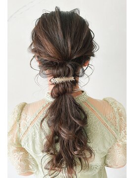 ウォークヘアーグロウ(Walk hair grow) ゆるふわ巻き大人編みおろし