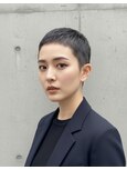 秋 髪 大人ベリーショート 暗髪