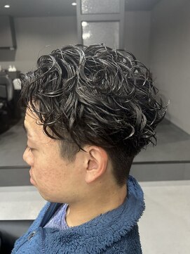 メノン 茨木店(Menon) フェザーパーマ 刈り上げ ショート