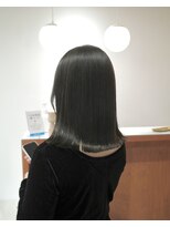 アン(awn)&nbsp;【透明感たっぷりオリーブベージュ】