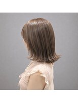 ソラヘアー(SORA hair)&nbsp;くびれ外ハネミディアム×柔らかベージュブラウン　10代20代