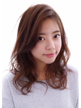 イソラブル(ISOLA-blu) 【職場でほめられ】ライトブラウン×ゆったりウエーブ