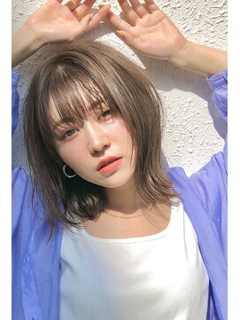 リタ(Lita) ミントアッシュ　オリーブグレージュ　シースルバング　レイヤー