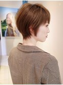 ショートカット　小顔　大人　40代30代　クビレ  バング
