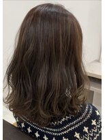 ロイ(ROY)&nbsp;ハイライトを活かしたマット系カラー