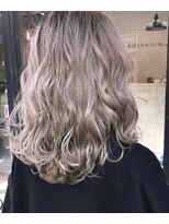 ボタニウムドットハイクバイアールサロン(BOTANIUM.Hk by Rr SALON)&nbsp;【BOTANIUM.Hk by RrSALON】透明感抜群アッシュベージュ