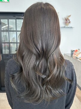 リアンバイアリュール(Lian by Allure) Lian by Allure本厚木　畠山貴子　オリーブグレージュカラー