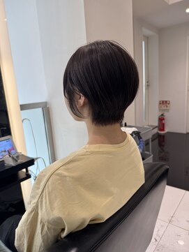 エアー 銀座タワー(AIR) 丸みシルエットの大人ショートヘア