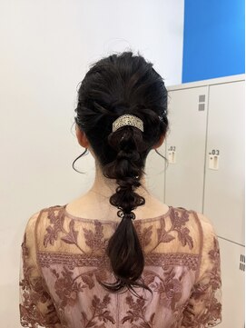 フェニーチェ オン ザ ビーチ(FENICE on the beach) ポニー編みおろし