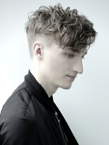 ワースホワイル(WORTH WHILE)&nbsp;刈り上げセンターパートサーフカールフェザーパーママレットヘア