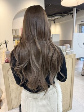 カラフクオカ 薬院駅前(Cara FUKUOKA) ヘーゼルベージュ&レイヤーカット《福岡ブリーチなしカラー》