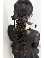 スタイル 横浜(STYLE)&nbsp;結婚式お呼ばれヘアセット／あみおろしツイン/横浜駅/リボン