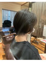 ジールドゥーエ(Zeal due) 丸みパーマショートヘア