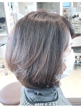 マニス(manis) ふんわりボリューム艶髪×前下がり大人ボブ40代50代透明感カラー