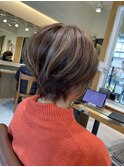 脱白髪染めハイライト×ショートボブ