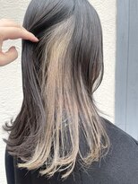 ジィップクリニカ(Zip clinica) ロングスタイル ベージュインナーカラー 担当近森