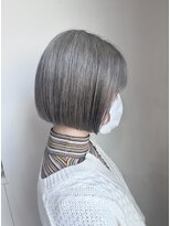 ドライブ(drive)&nbsp;ミニボブ　グレーカラー　ハイトーンボブ　ホワイト系