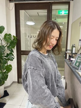 ユーリ(juli) オリーブハイライト