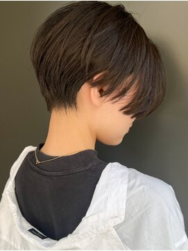 モリオ(morio) 【morio】かっこいい黒髪前下がり刈り上げショート♪