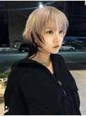 ハイコントラストなブロンド×ブラックのバイカラーウルフ表参道