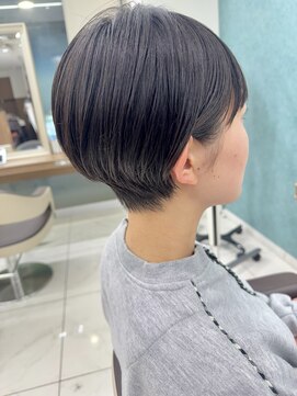 アッシュ 下北沢店(Ash) 黒髪でもおさまる耳掛けマッシュショート
